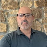 He estudiado Filología Inglesa en la universos de Salamanca, estoy graduado en senior year en High School americana, habló inglés desde pequeño ya que mi Padre ha sido catedrático de inglés.
Quiero enseñar a quien realmente lo necesita u quiere aprender